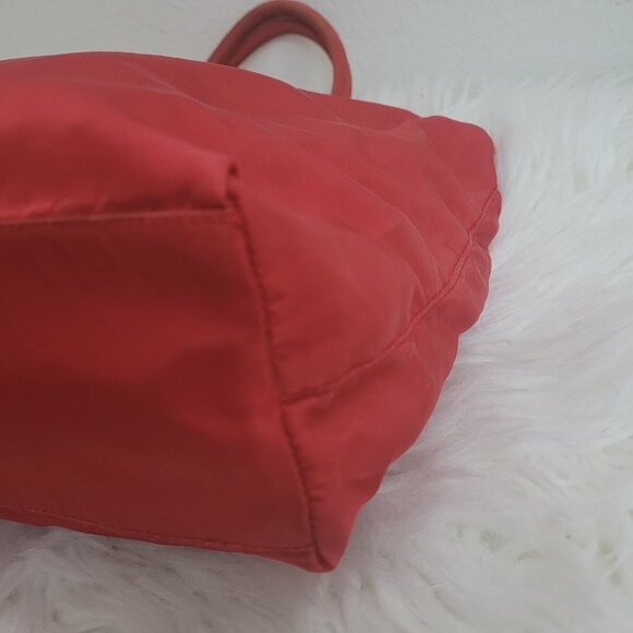 Prada red nylon triangle logo city tote bag - Picture 8 of 14